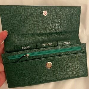 Original Byron & Brown Made in England
Chic Green Travel Wallet